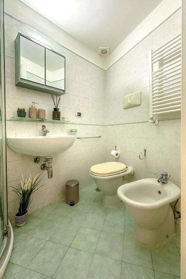 4 Giornate Apartment Napoli Esterno foto
